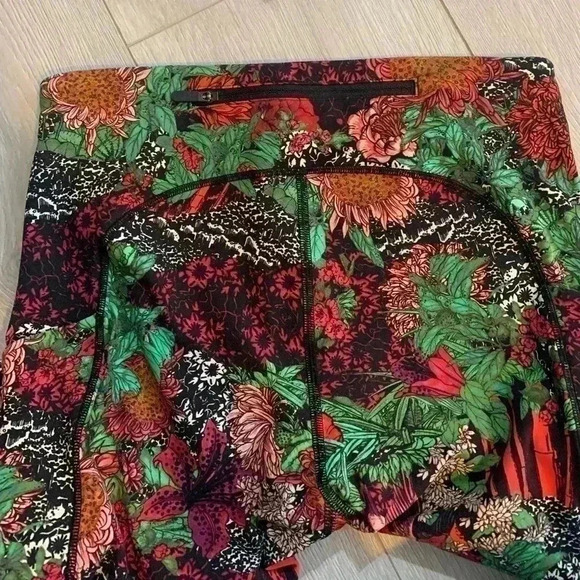 Lululemon Women’s time to sweat zen garden mutual leggings tights  floral - Picture 4 of 6